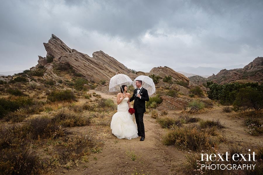 rain wedding photography